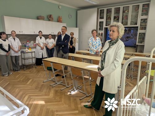 Minikórház az iskolában – megújult az Eötvös József Technikum egészségügyi tanterme