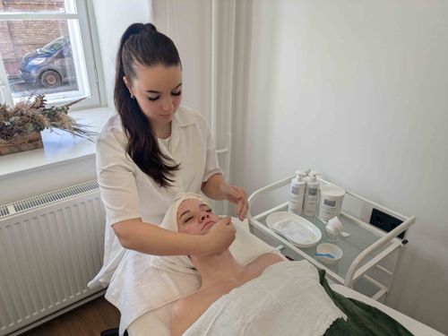 Kozmetikai terem-Eötvös