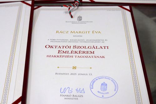 Jószolgálati Emlékérem átadó